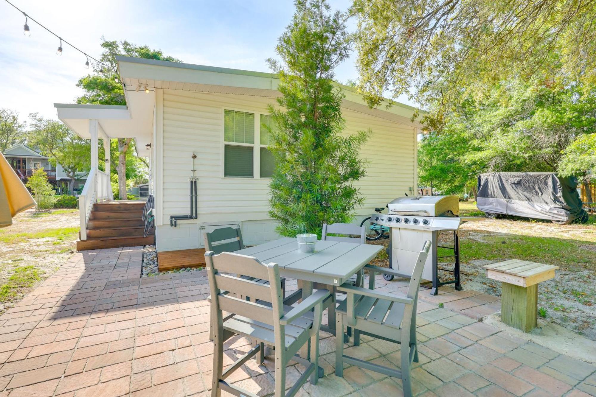 Modern Oak Island Escape 1 Mile To Long Beach! Extérieur photo