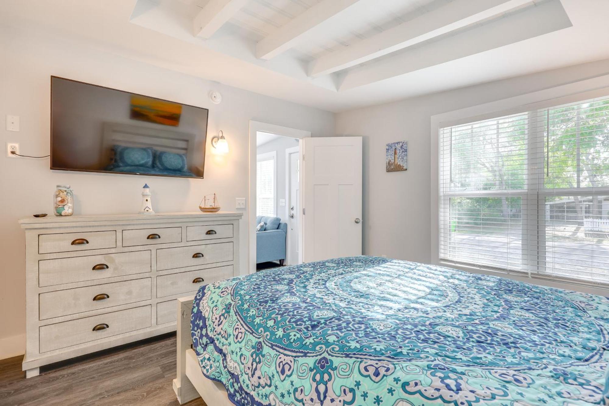 Modern Oak Island Escape 1 Mile To Long Beach! Extérieur photo